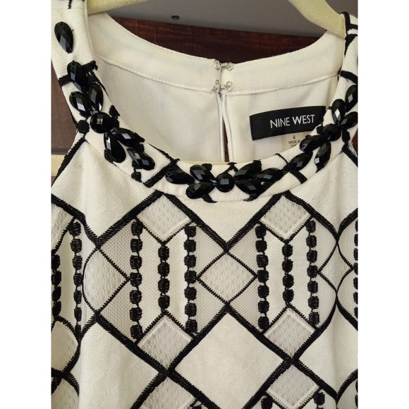 Nine West Ivory/black Geometric Sleeveless‎ Beaded Neck Dress Size 4 - Picture 3 of 13